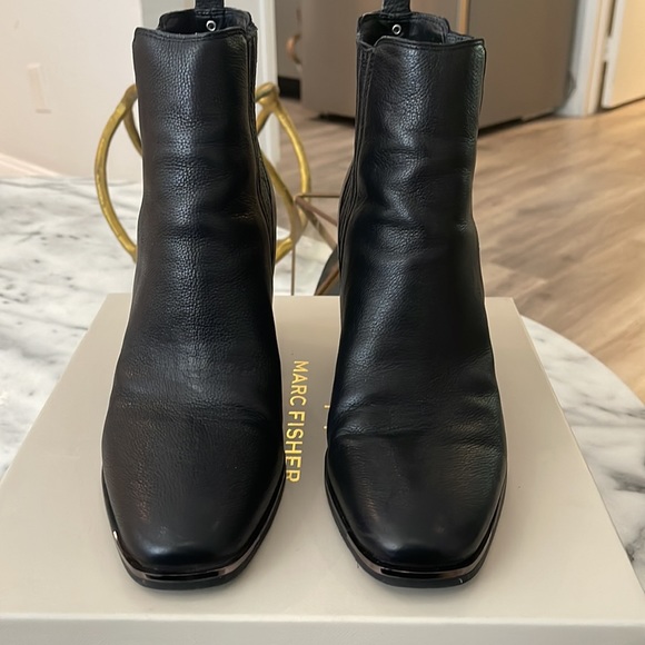 Marc Fisher Black Leather Taline Bootie - Size 7 - Picture 2 of 7